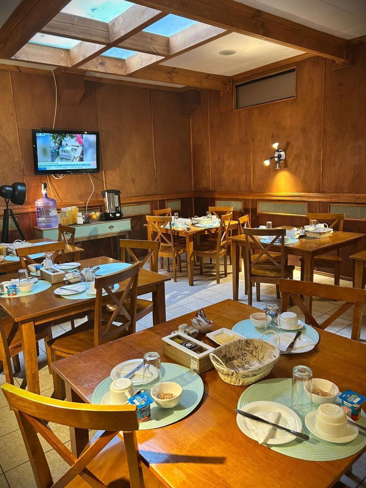 פורטו נטאלס Hostal Don Guillermo מראה חיצוני תמונה