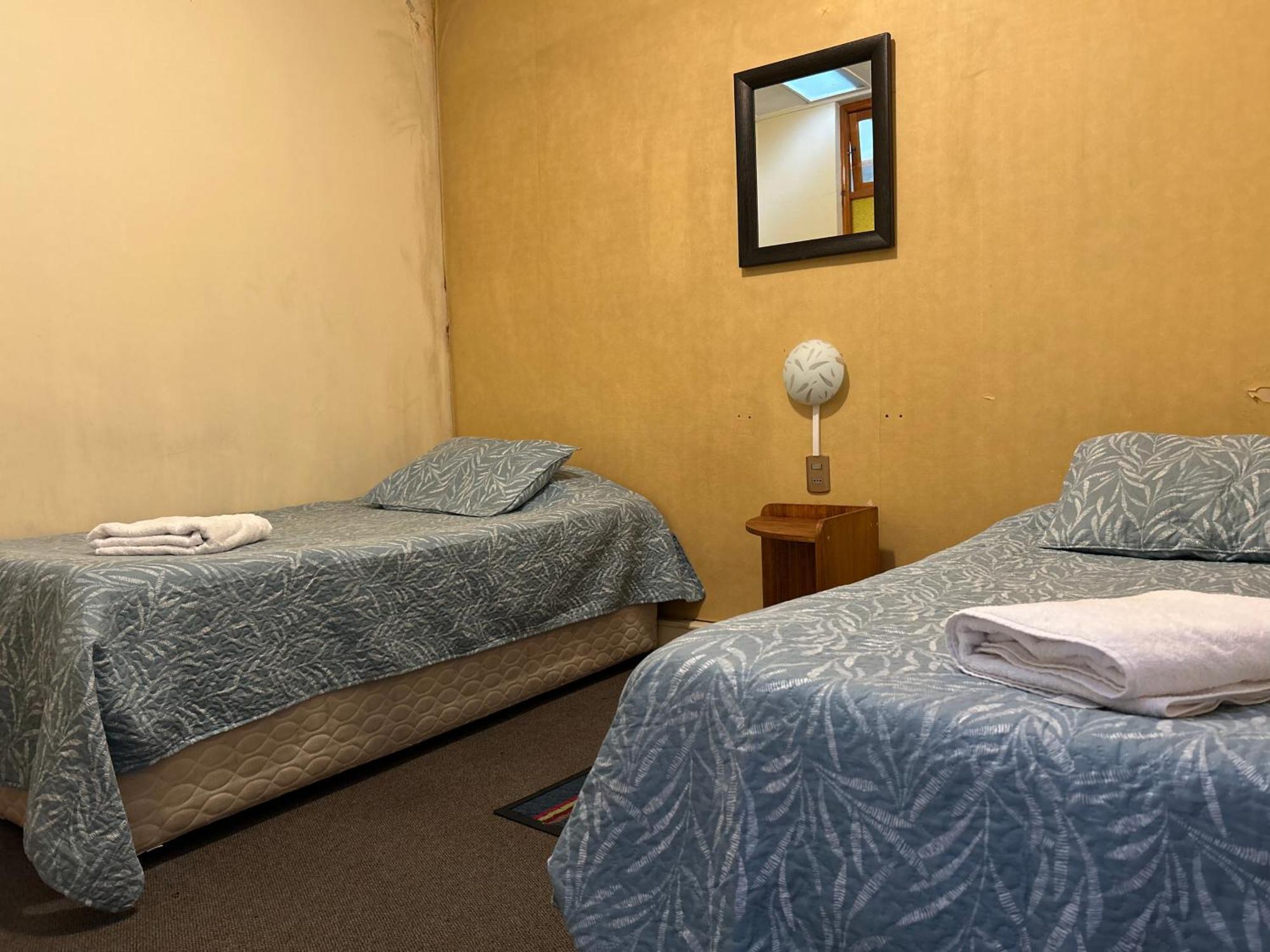 פורטו נטאלס Hostal Don Guillermo מראה חיצוני תמונה